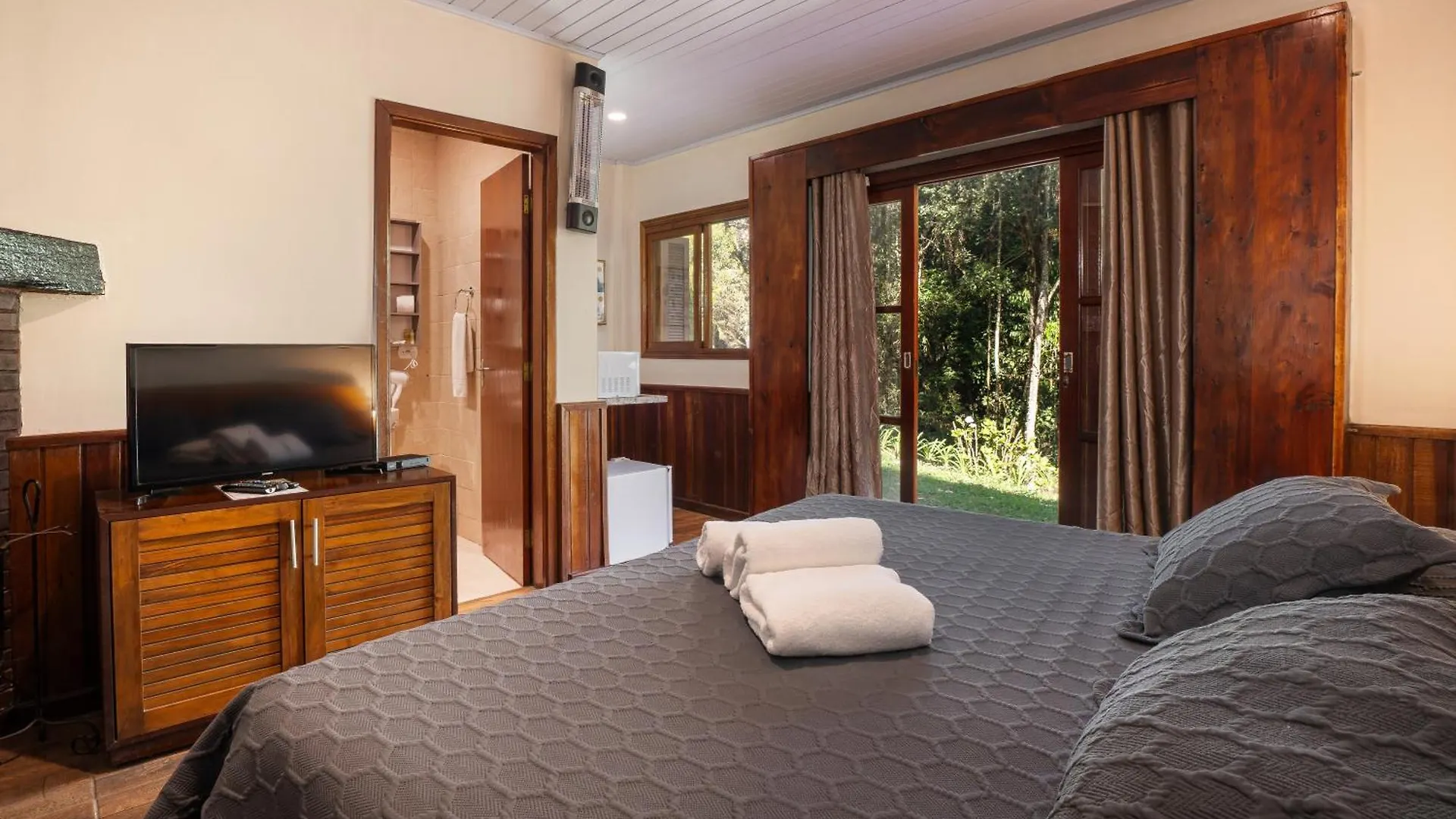Surya-Pan Hotel Refugio  Кампус-ду-Жордау